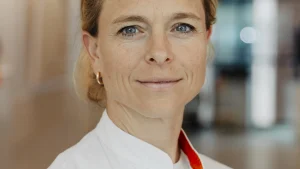 Thumbnail voor Eierstokkanker vaak pas laat gediagnostiseerd: 'Patiënten krijgen de opdracht om van het leven te genieten wetende dat dit zo weer voorbij kan zijn’