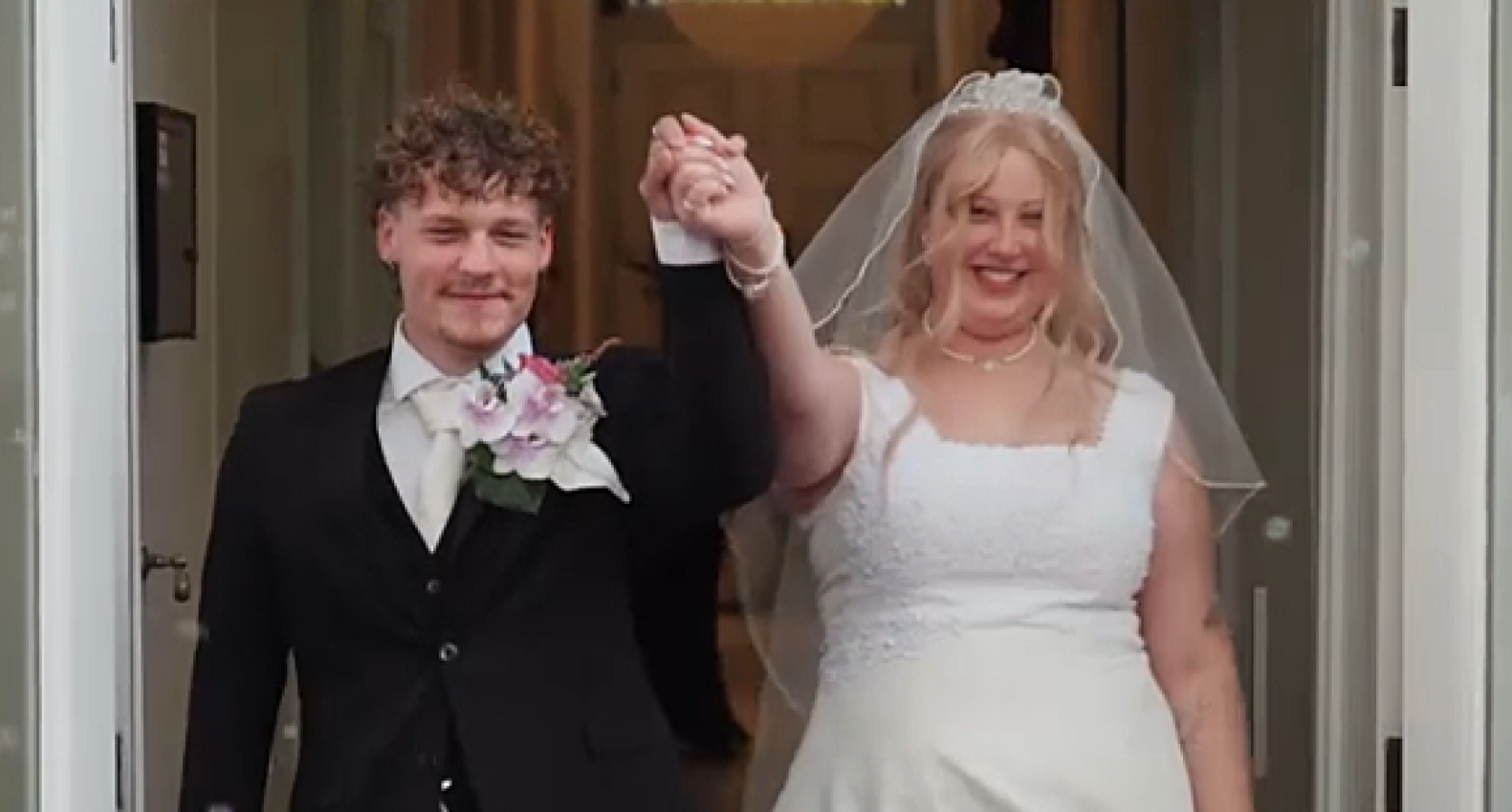 Marit en Mackenzie geven elkaar het jawoord in 'Over Mijn ...