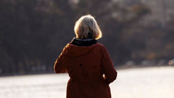 Vrouw van achter