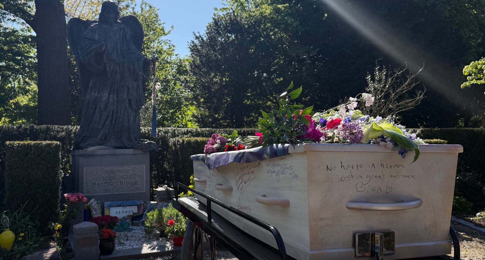 'Edgars lichaam was op. Hij had dan ook hard geleefd, als een echte nachtvlinder'
