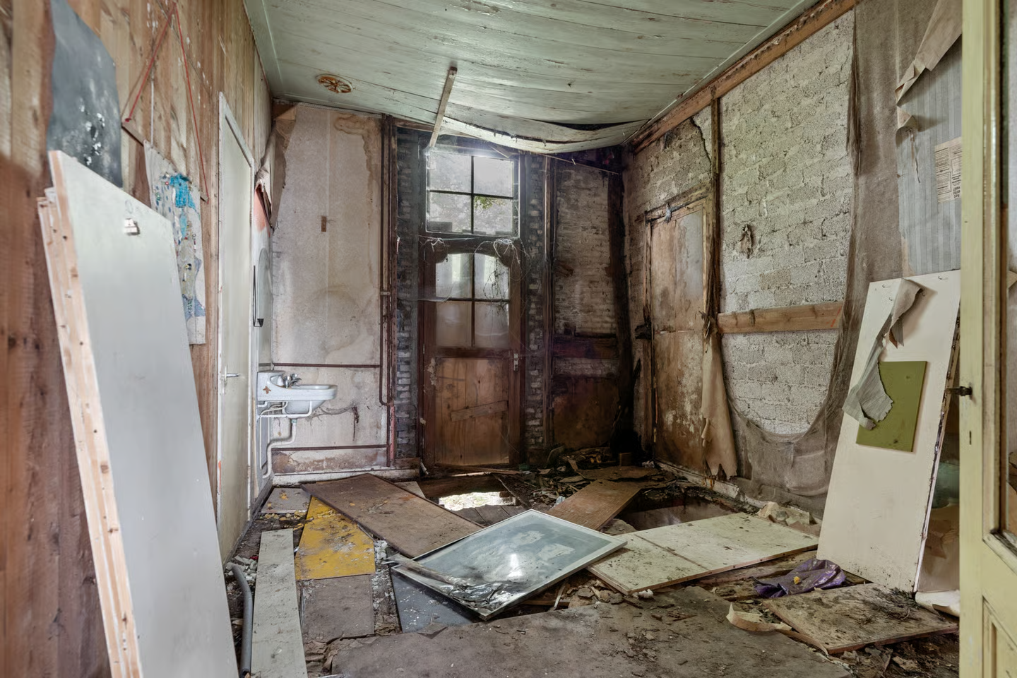 Troep in woning Spookhuis