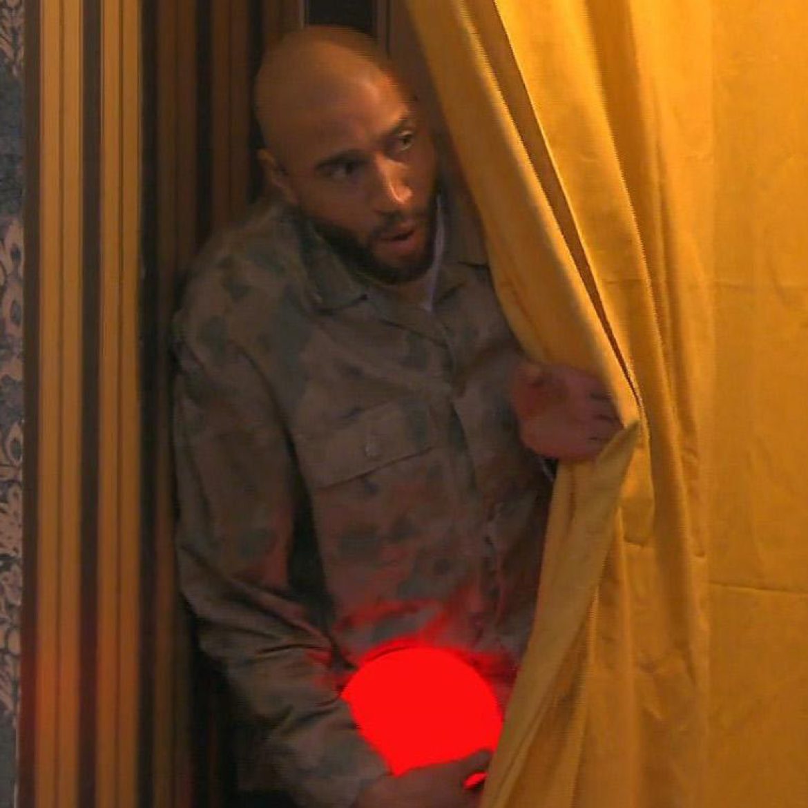 Edson verklapt waar hij vaak verstopt zit in 'The House of Hide & Seek