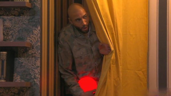 Edson verklapt waar hij vaak verstopt zit in 'The House of Hide & Seek