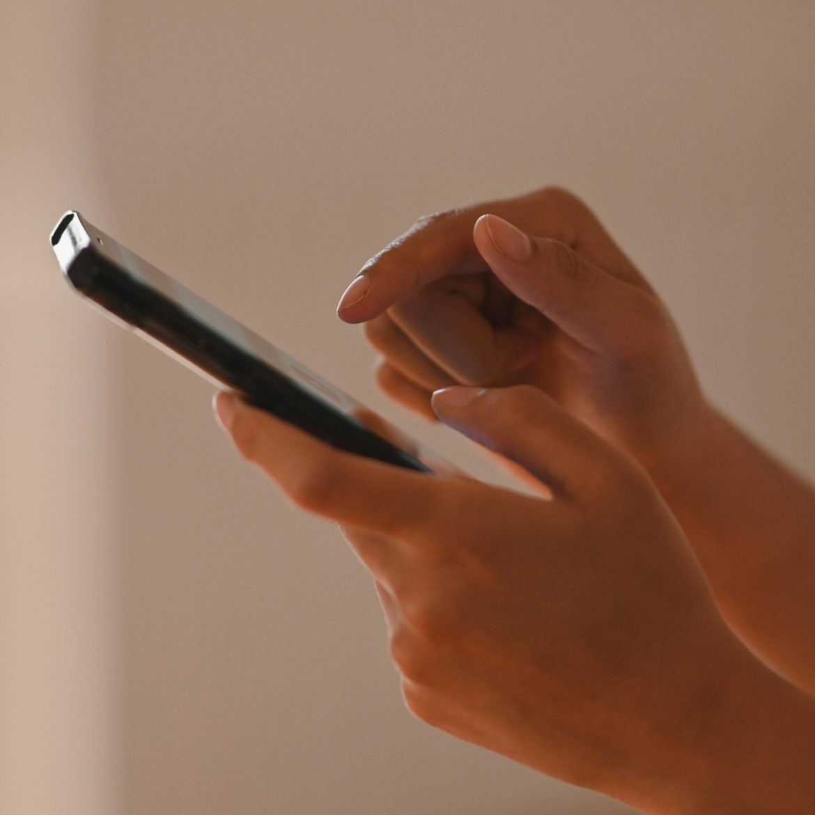 Politie waarschuwt voor valse advertenties met hoge kortingen op sociale media