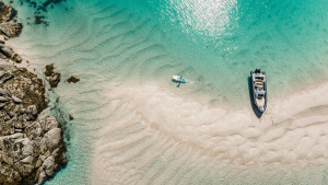 Thumbnail voor Prachtige stranden met helderblauw water: dit eiland heeft het en ligt op nog geen 1,5 uur vliegen