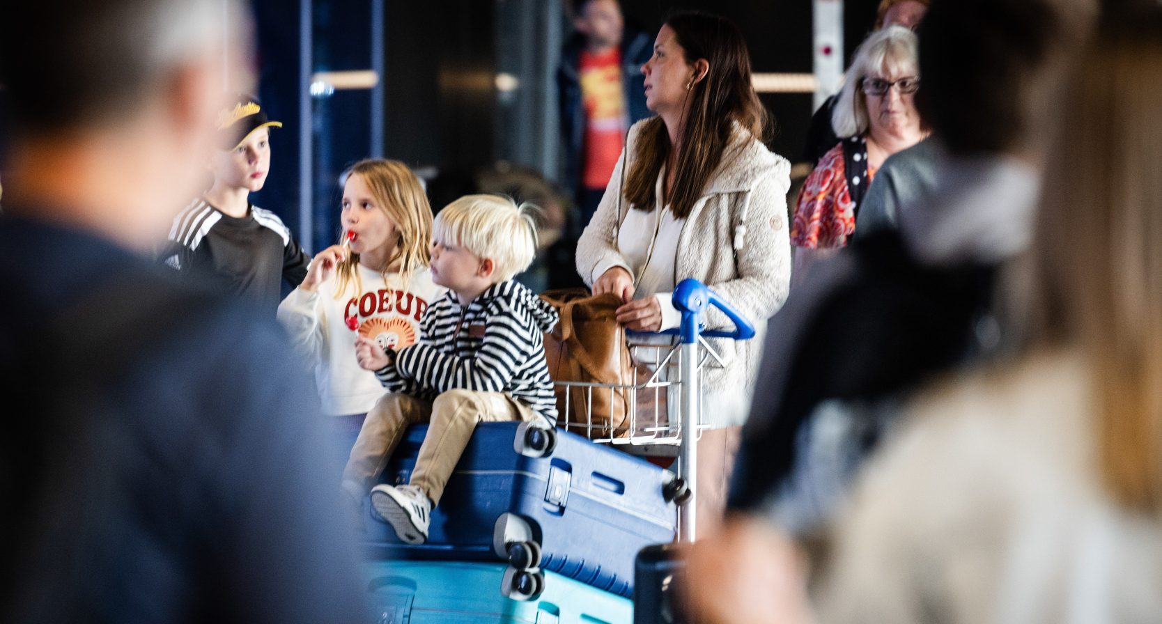 Chaos op Schiphol Airport nog lang niet voorbij: luchthaven waarschuwt dinsdag voor nieuwe wachtrijen