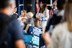 Chaos op Schiphol Airport nog lang niet voorbij: luchthaven waarschuwt dinsdag voor nieuwe wachtrijen