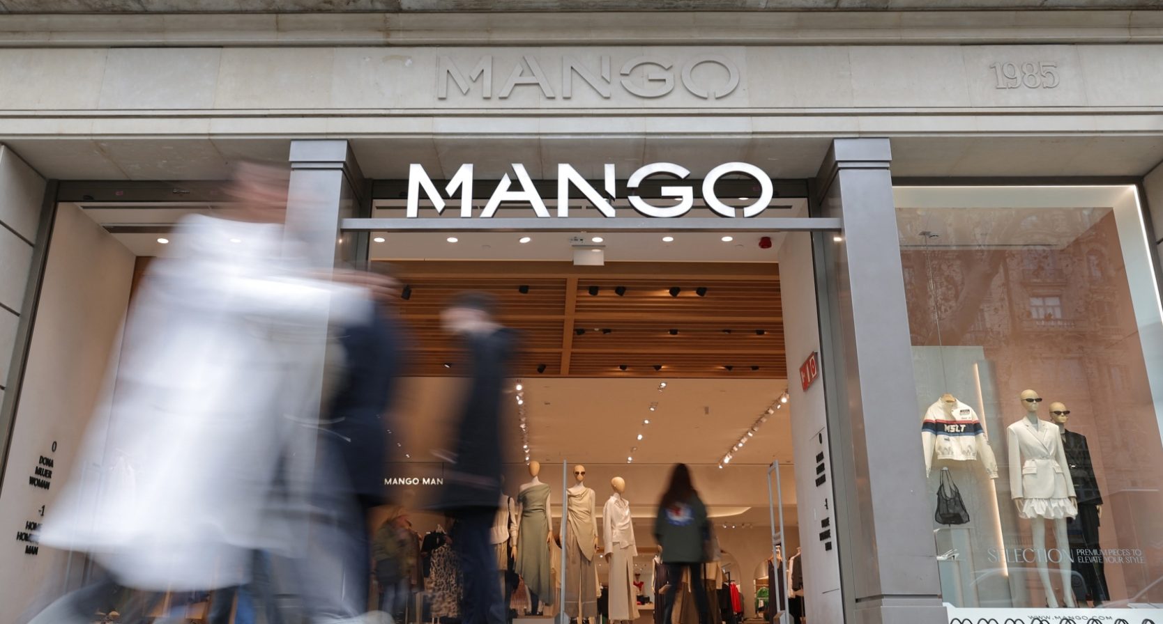 Zoon van Mango-oprichter opgepakt na dood vader tijdens bergwandeling