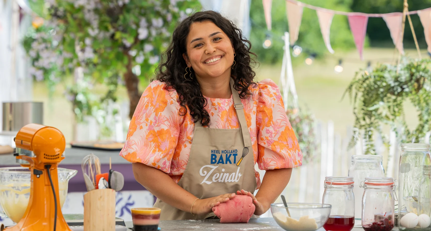 Zeinab Heel Holland Bakt