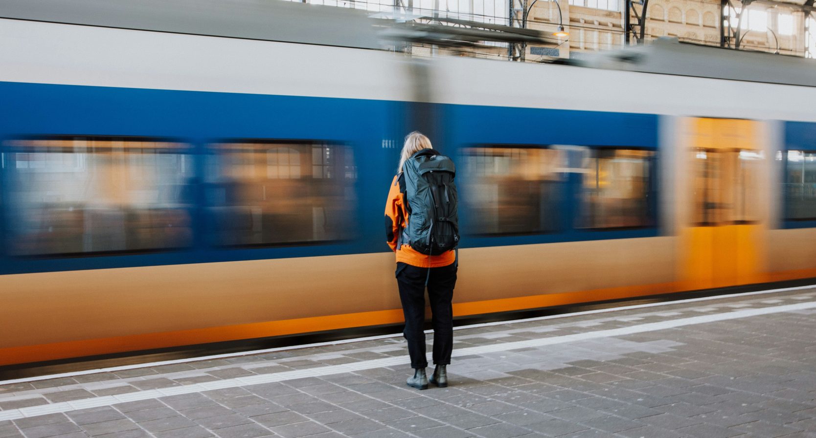 Goedkoper onbeperkt treinabonnement gaat mogelijk in vanaf 21 juni: dit moet je weten