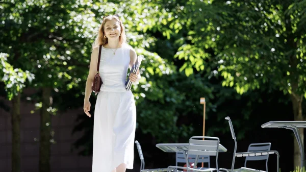 Prinses Elisabeth in linnen outfit