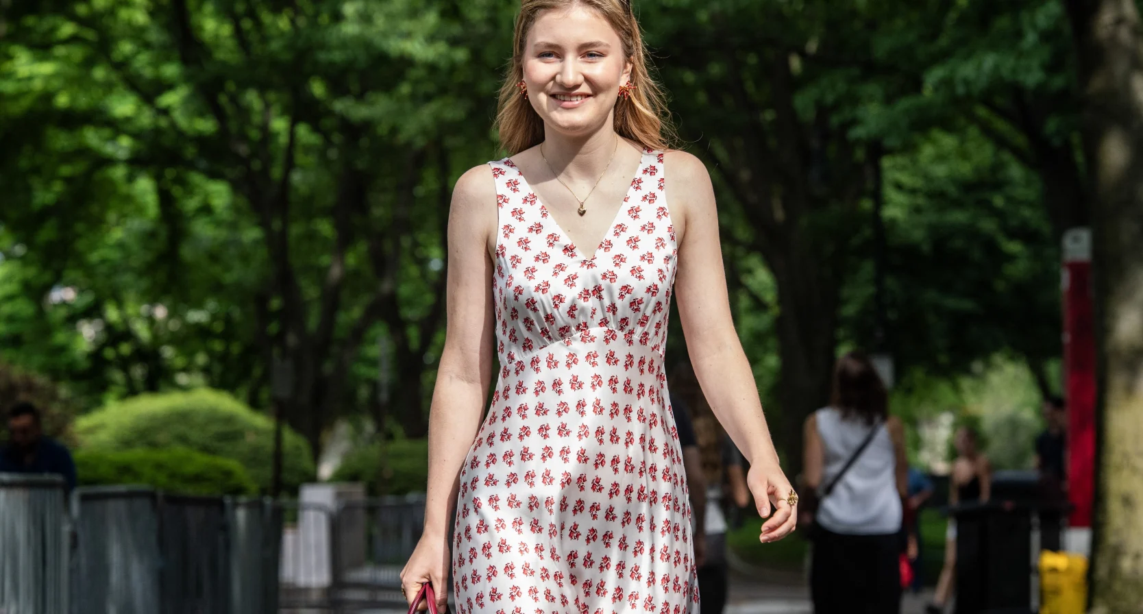Prinses Elisabeth in Maje jurk