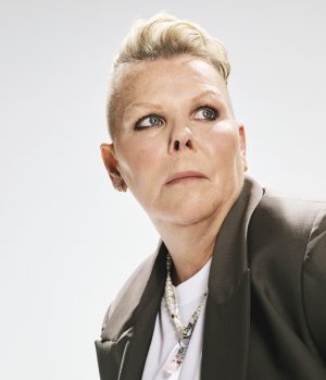 Thumbnail voor Yvonne (54) over hond Jantje: ‘Hij heeft een plat varkensneusje, ik werd vroeger om het mijne gepest’