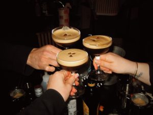 Een espresso martini, maar dan beter: deze cocktail met Mexicaanse twist wil je proeven