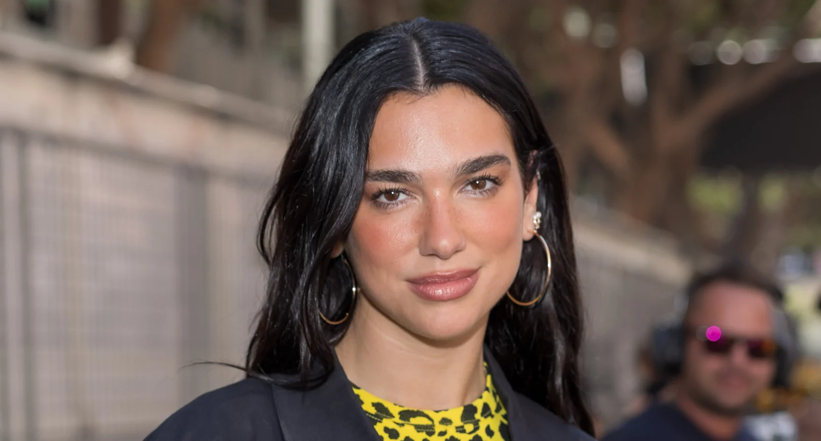 Onzuiverheden wegwerken getipt door de visagist van Dua Lipa