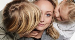 Thumbnail voor Lotte: 'Mijn kinderen zeggen gewoon wat ze denken, ik durf dat niet'