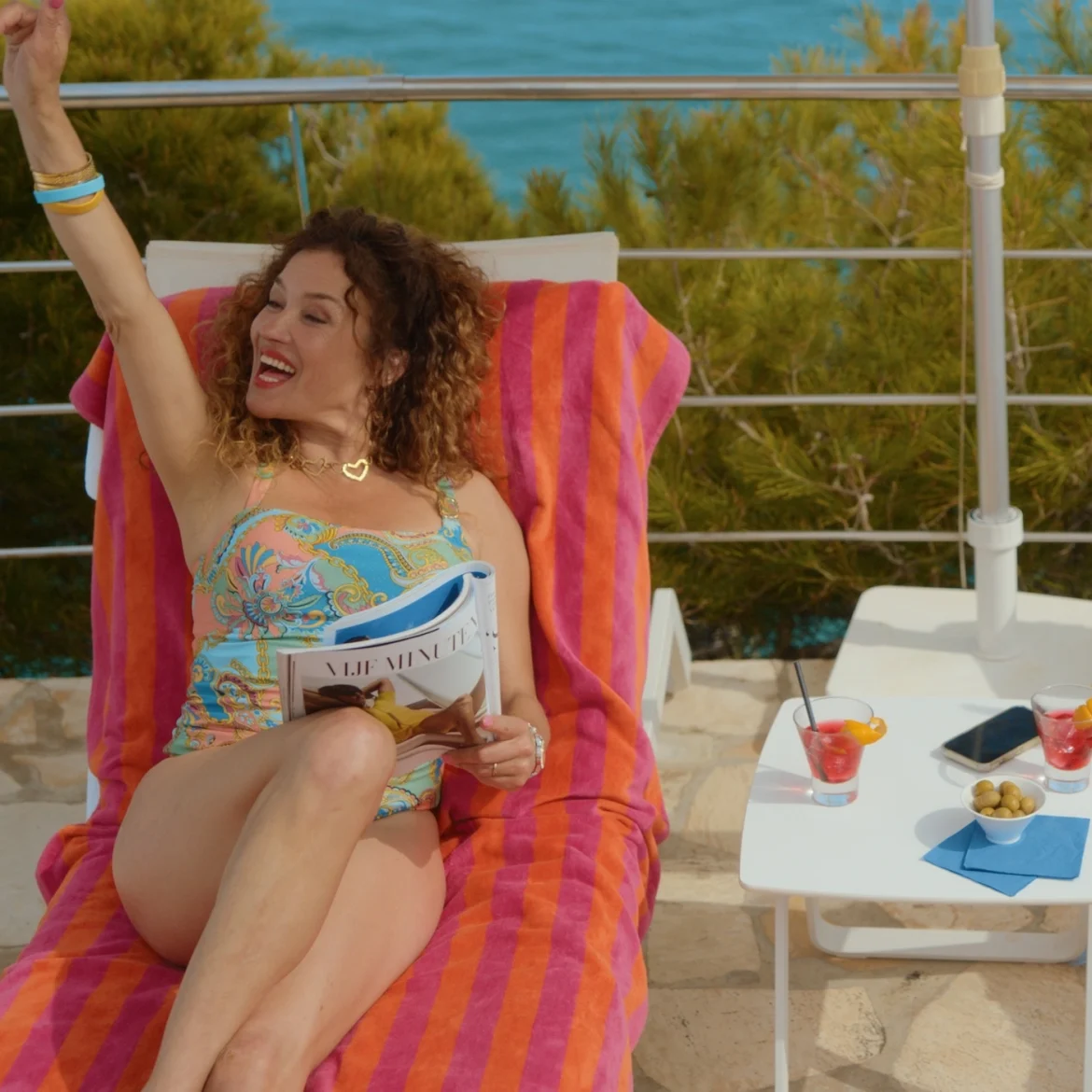 Katja Schuurman speelt in de film All In