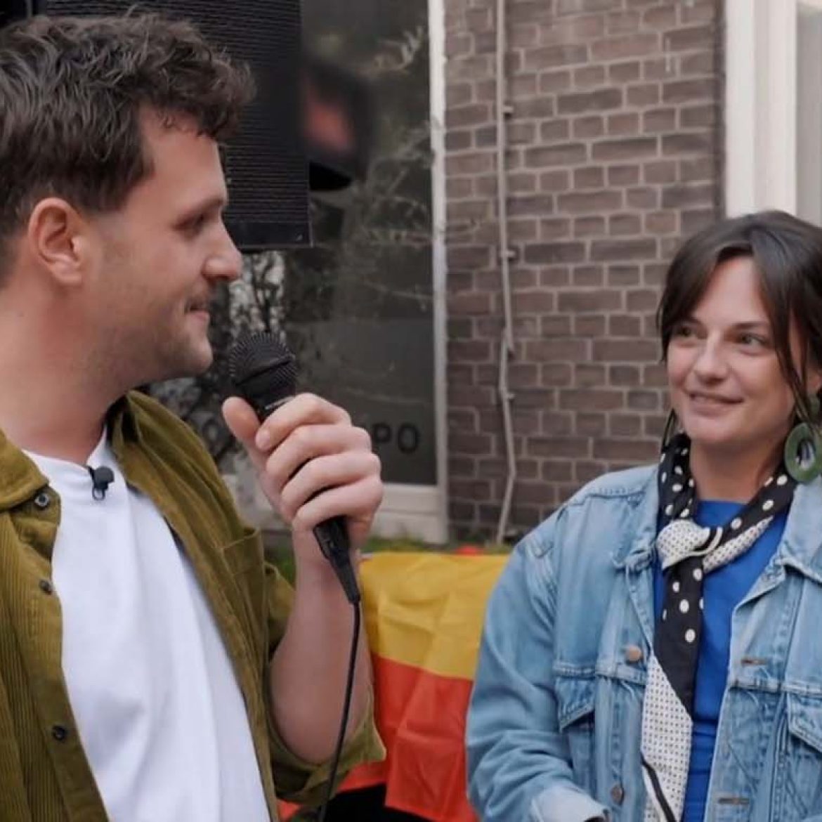 Lola en Nina vertrekken naar Spanje in 'Ik Vertrek'