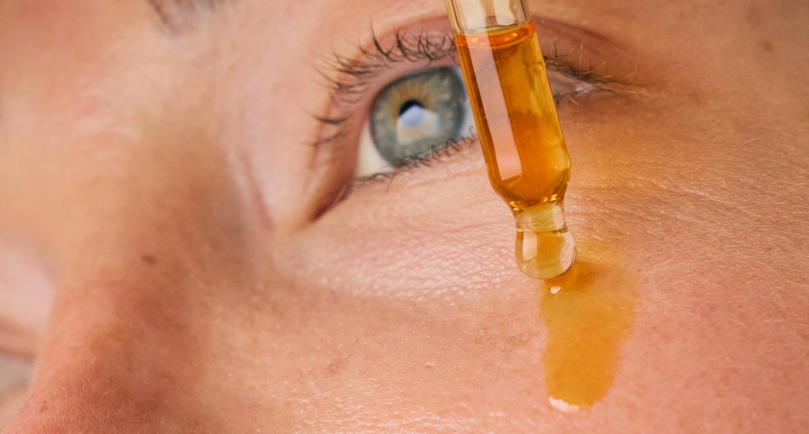 Overal duiken peptiden op in skincare, maar wat doet dit ingrediënt eigenlijk?