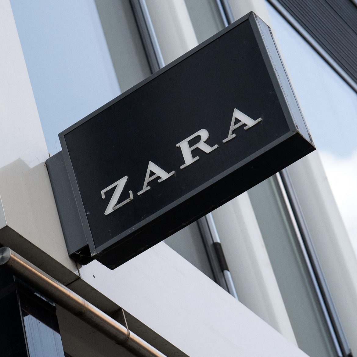 Zara logo