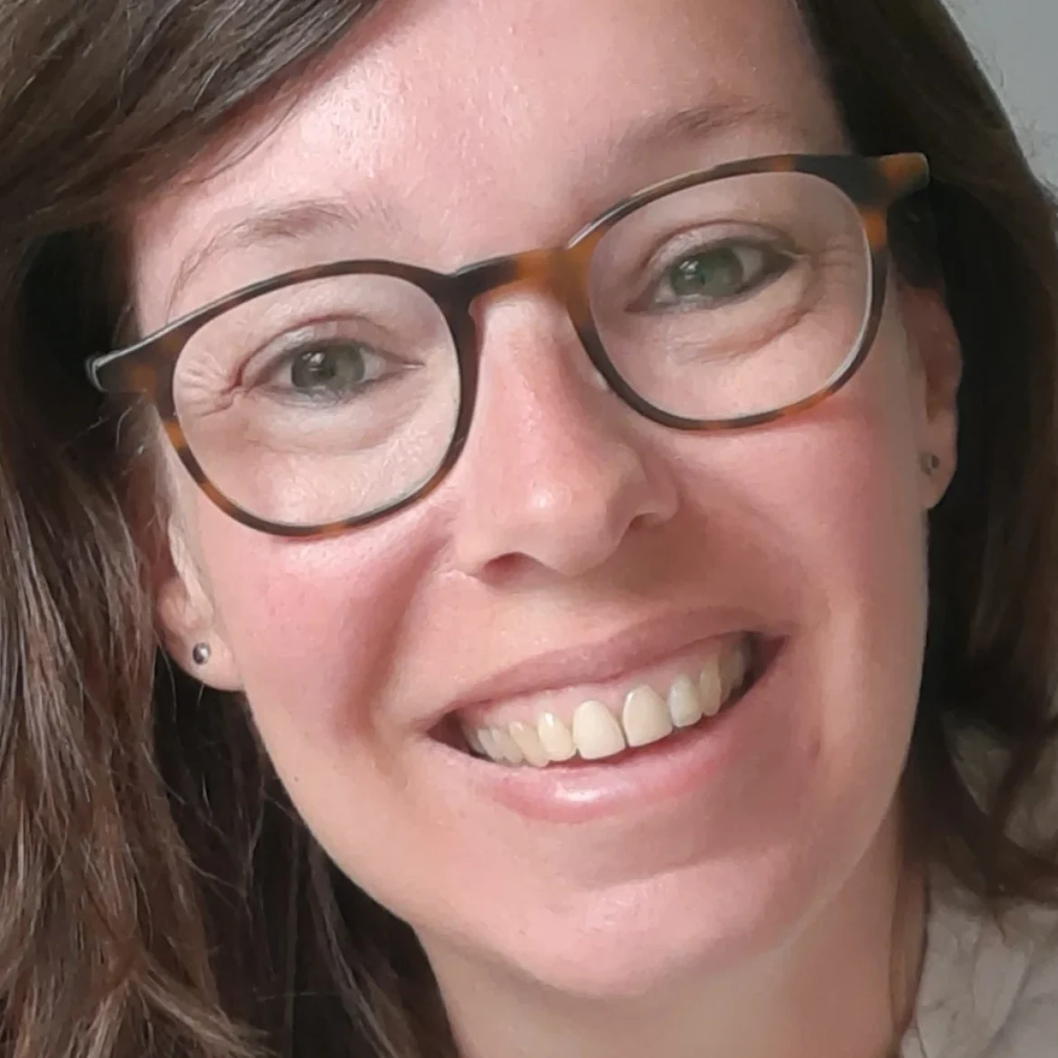 Elly over hoe misbruik het contact met haar ouders onmogelijk maakt: ‘Het eindigt en begint bij mij’