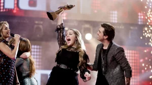 Thumbnail voor Pleun won 9 jaar geleden 'The Voice of Holland', maar werd een jaar eerder afgewezen: 'Ik gaf gewoon niet op'