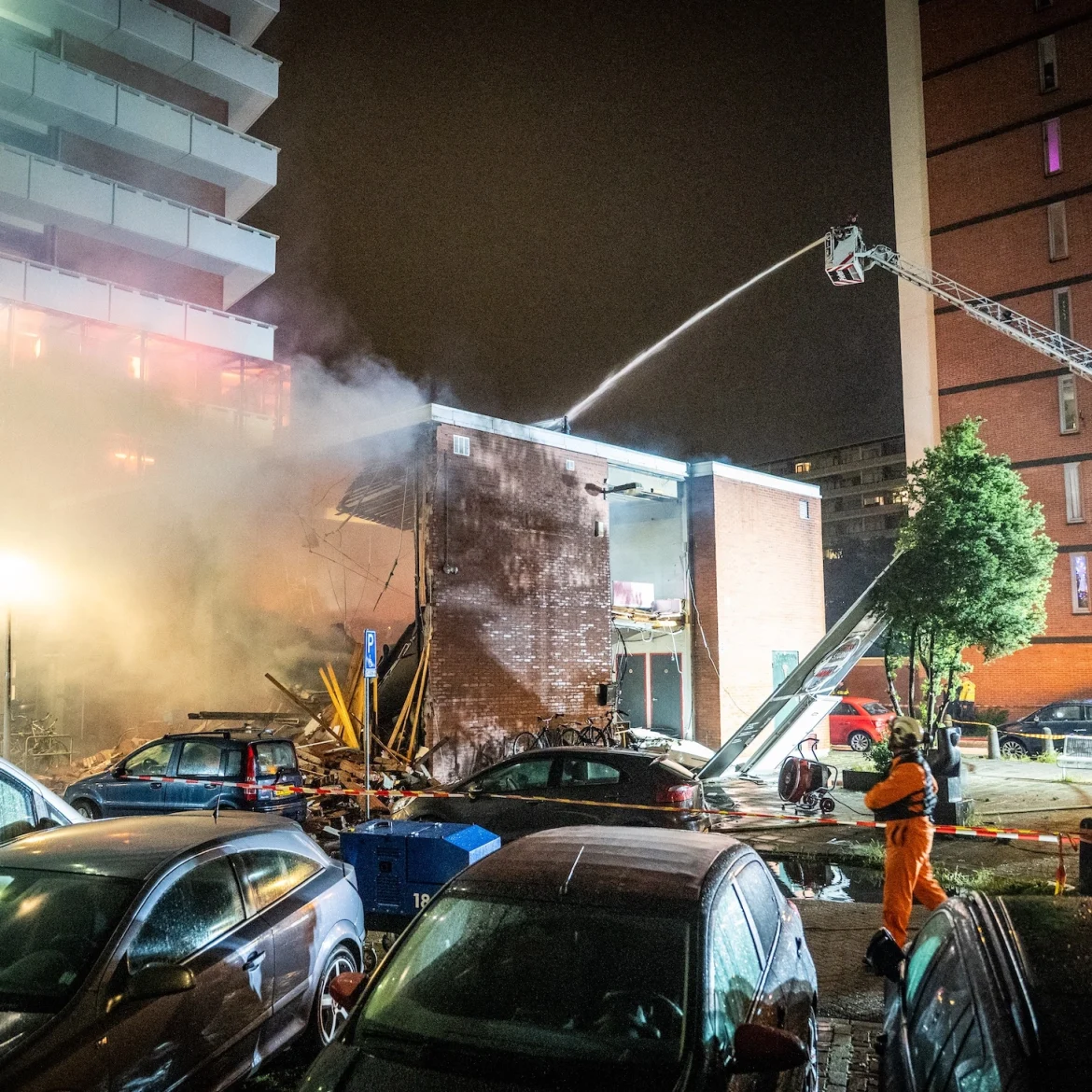 Zeven gewonden door explosie en brand in fitnesstudio Amsterdam