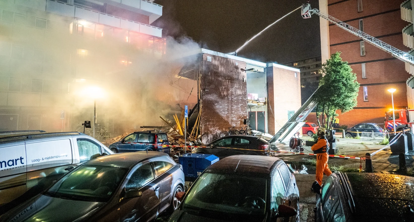 Zeven gewonden door explosie en brand in fitnesstudio Amsterdam