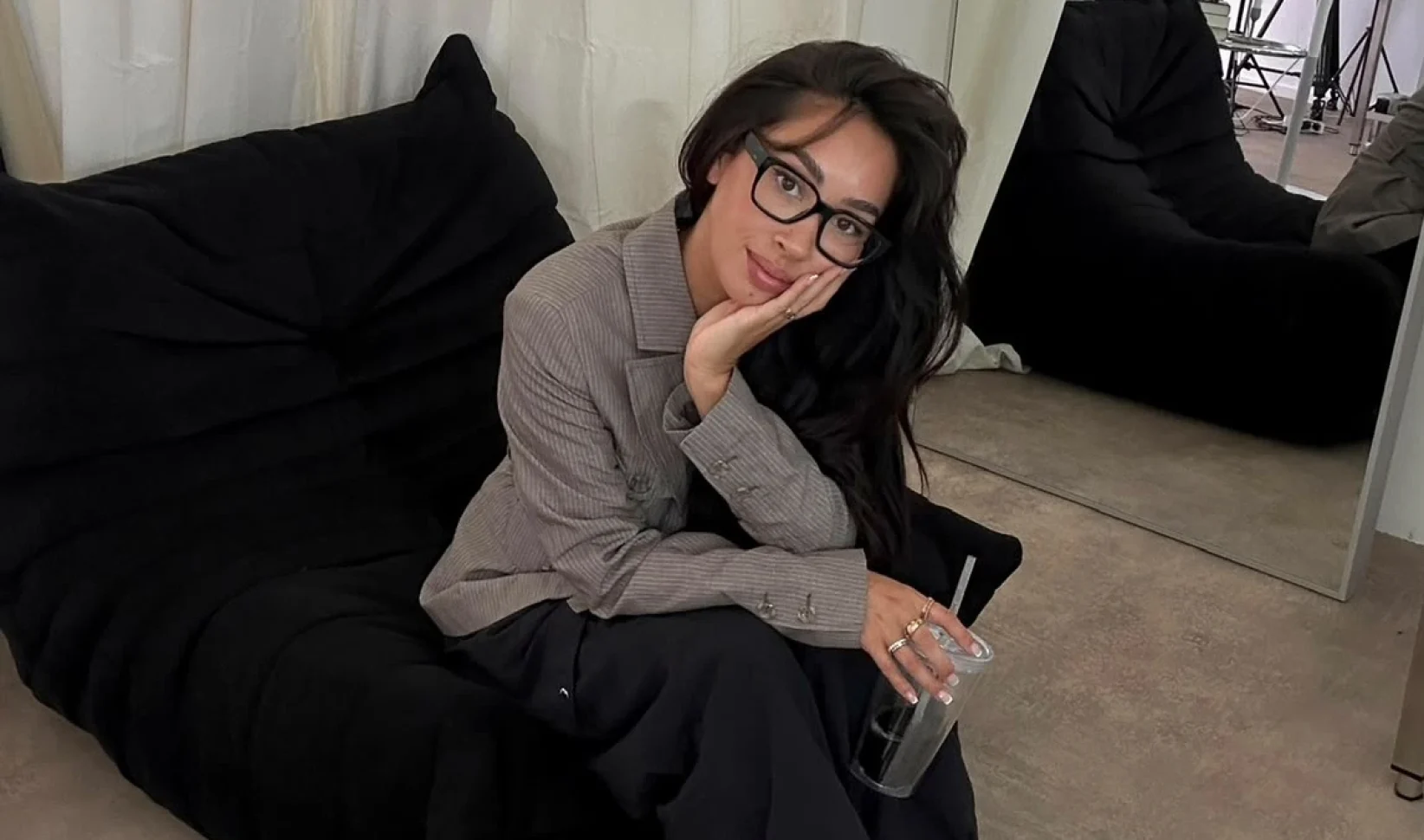 Julia heeft eigenlijk geen voornaam: 'De douane pikt me er altijd uit'