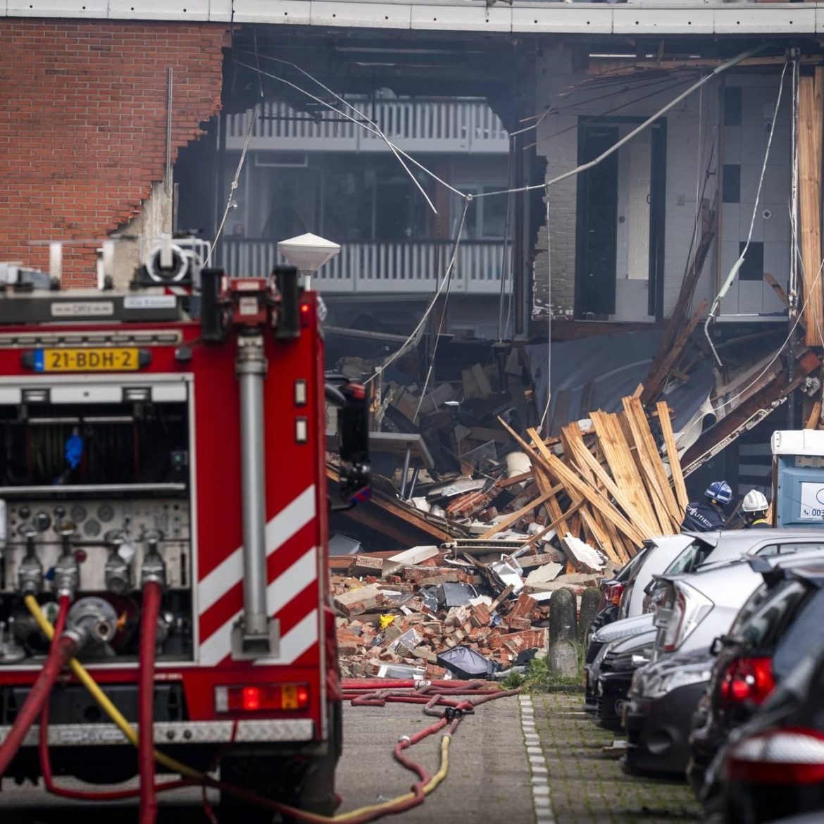 Getuigen zien auto wegscheuren na explosie Amsterdam