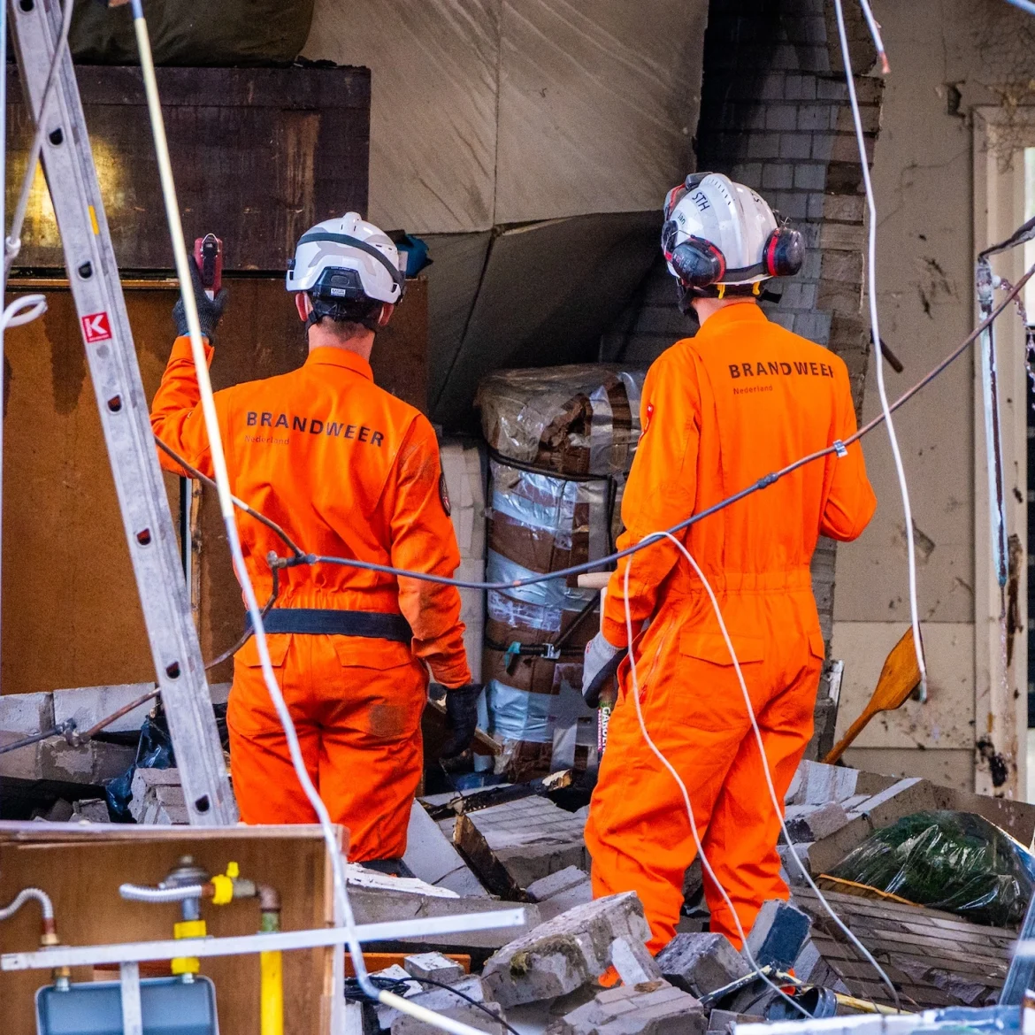 Zoektocht naar slachtoffers onder puin Amsterdamse flat gestopt
