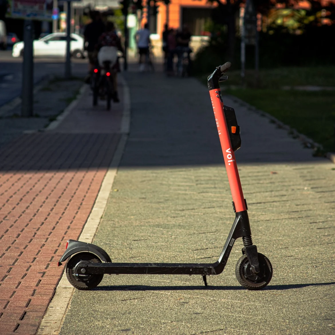 Jongen (14) op elektrische step overleden door aanrijding in Almere