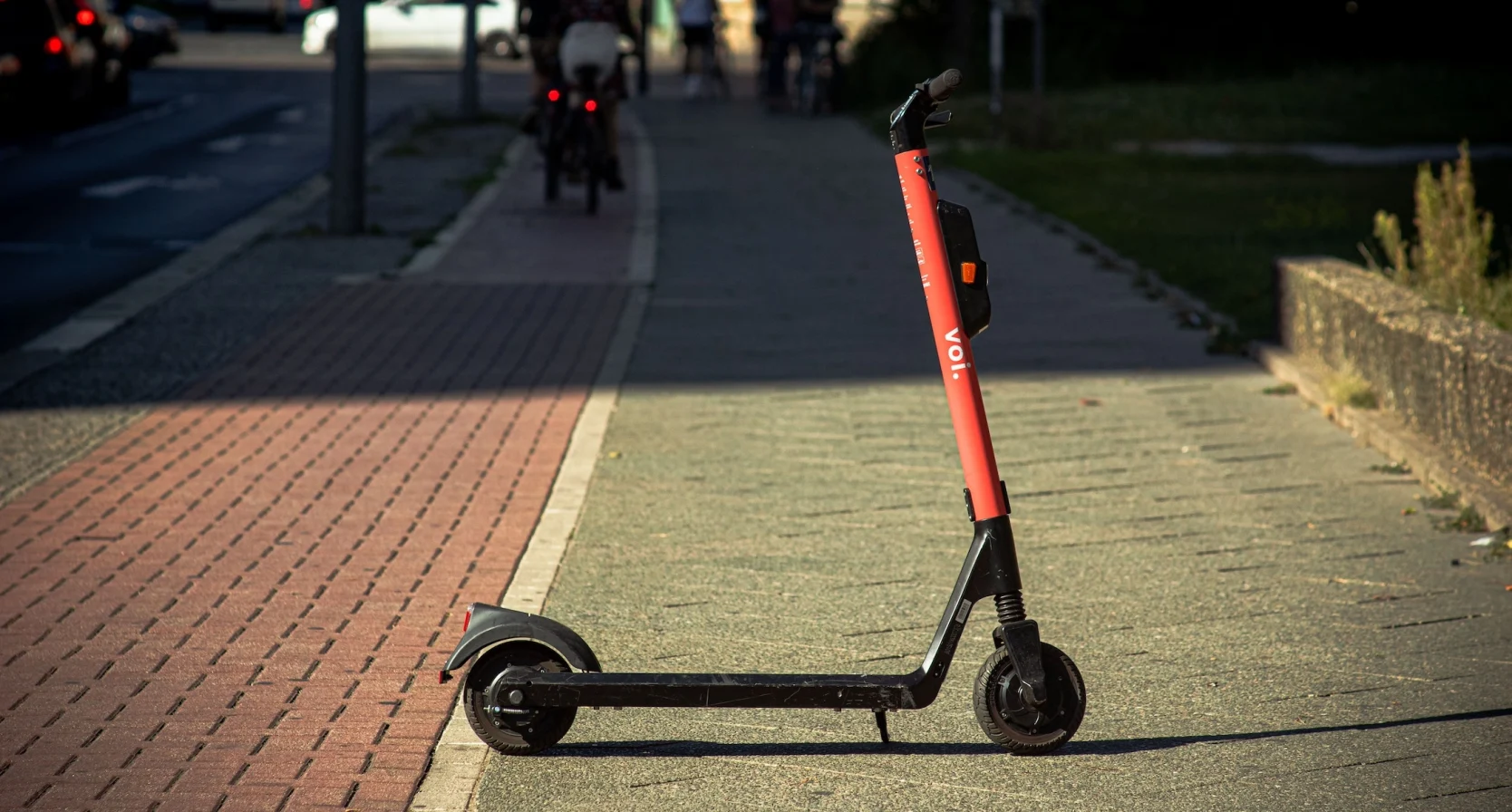 Jongen (14) op elektrische step overleden door aanrijding in Almere