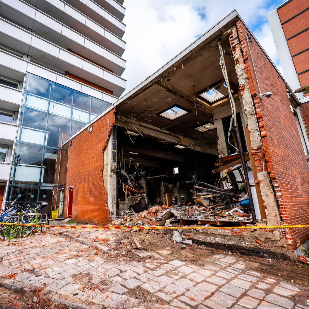 Drie mensen aangehouden voor zware explosie in Amsterdam