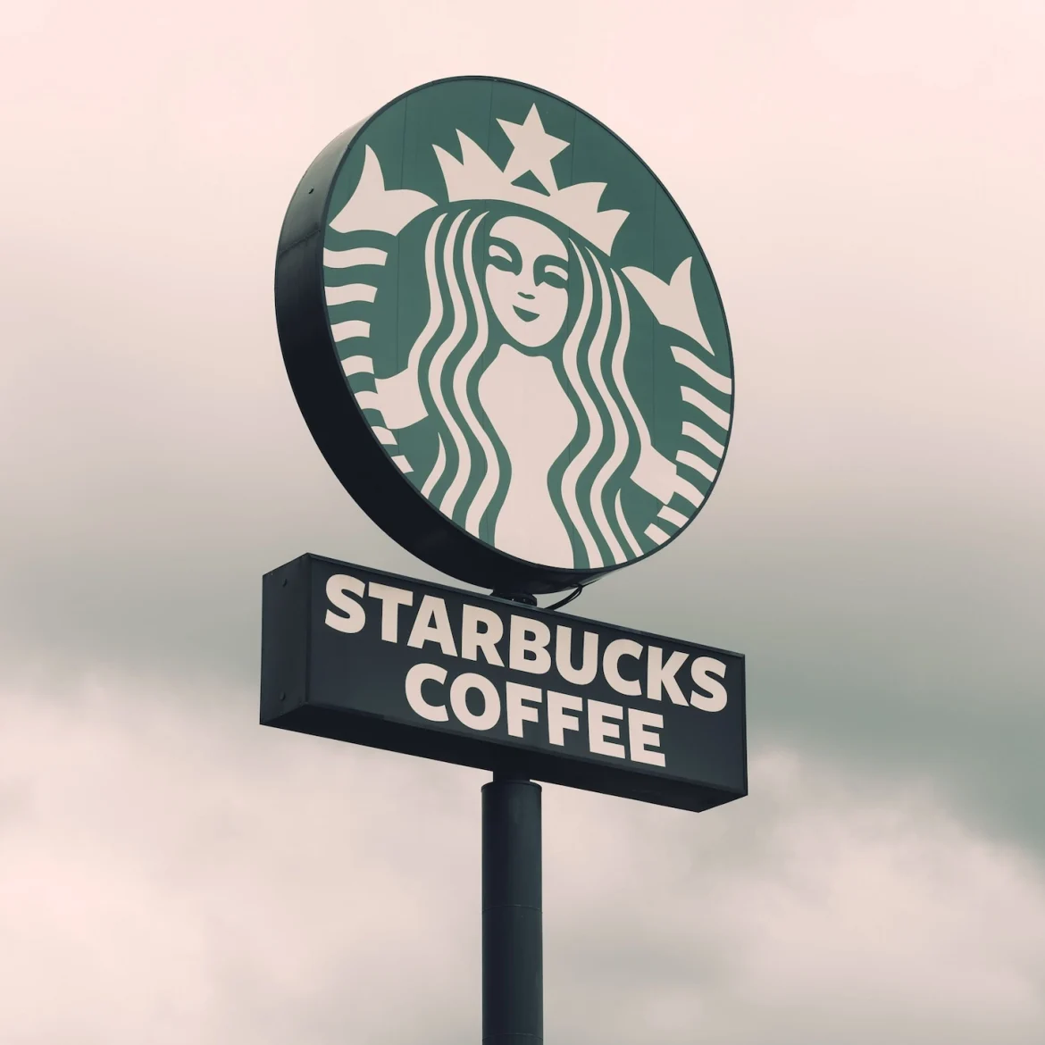 Starbucks Zuid-Korea sluit alle winkels voor lesje geschiedenis