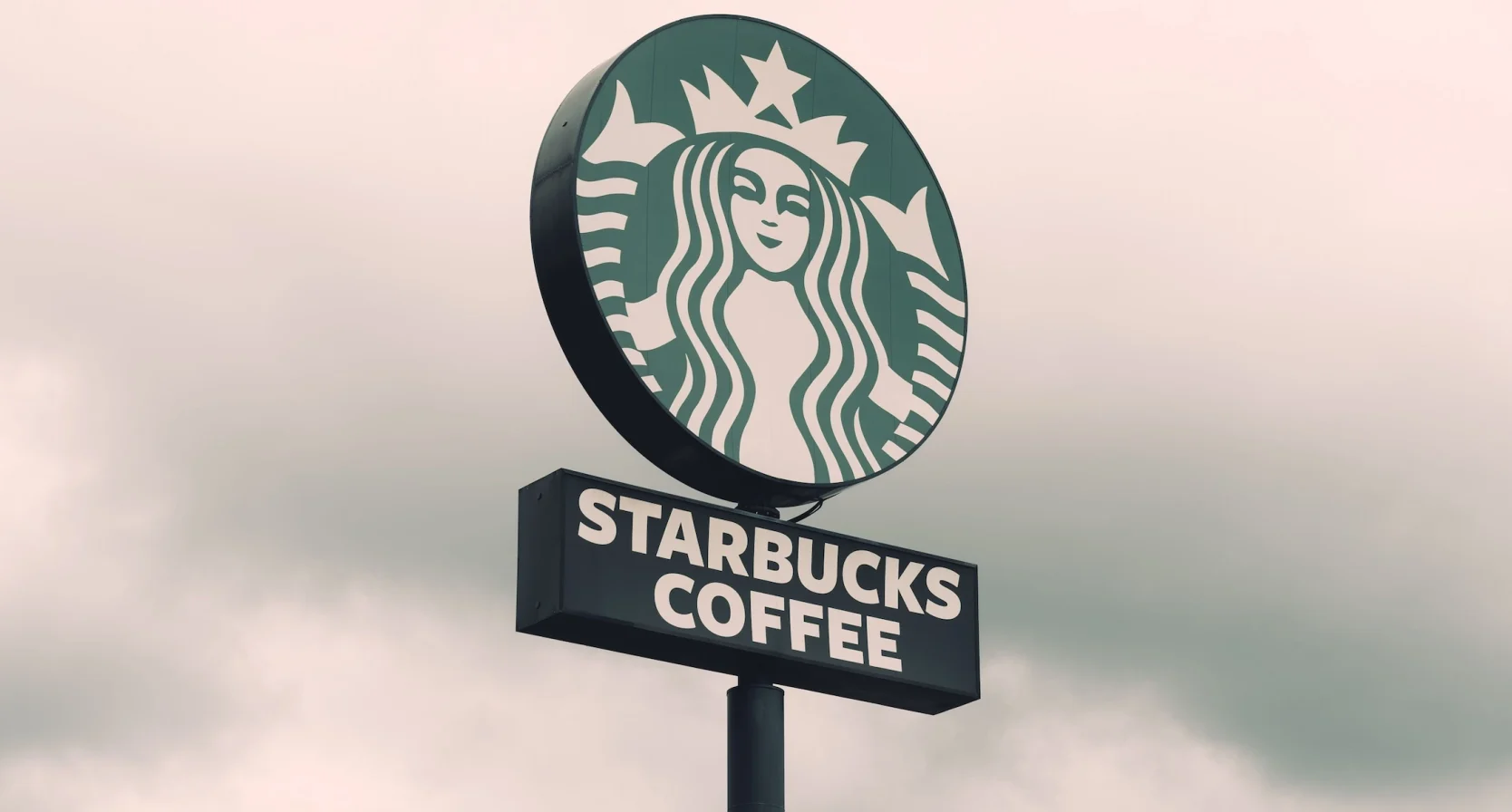 Starbucks Zuid-Korea sluit alle winkels voor lesje geschiedenis