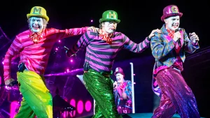 Thumbnail voor Van luchtballon tot driewieler en menselijke olifantenstaart: de Circus tour van Take That is nogal... overprikkelend