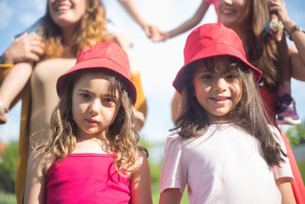 Valérie deelt de leukste bucket hats voor jouw kinderen als stijlvolle zonbescherming