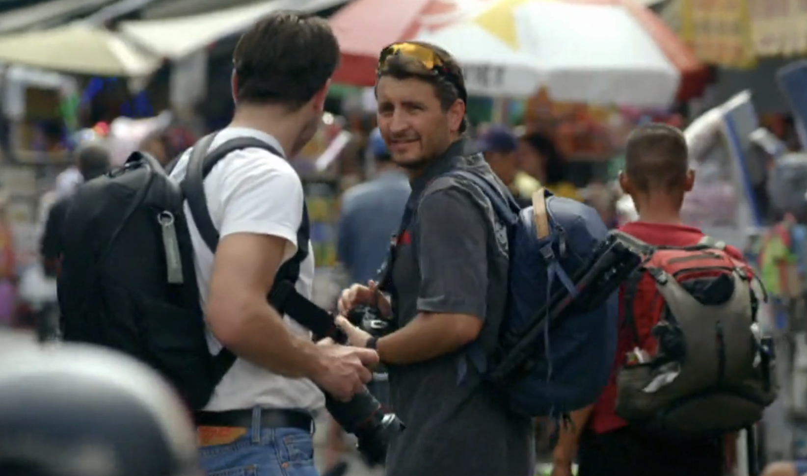 Tobias Camman en Danny Froger botsen speels in 'Het Perfecte Plaatje op Reis': 'Dat vrouwtje was van mij hè?'