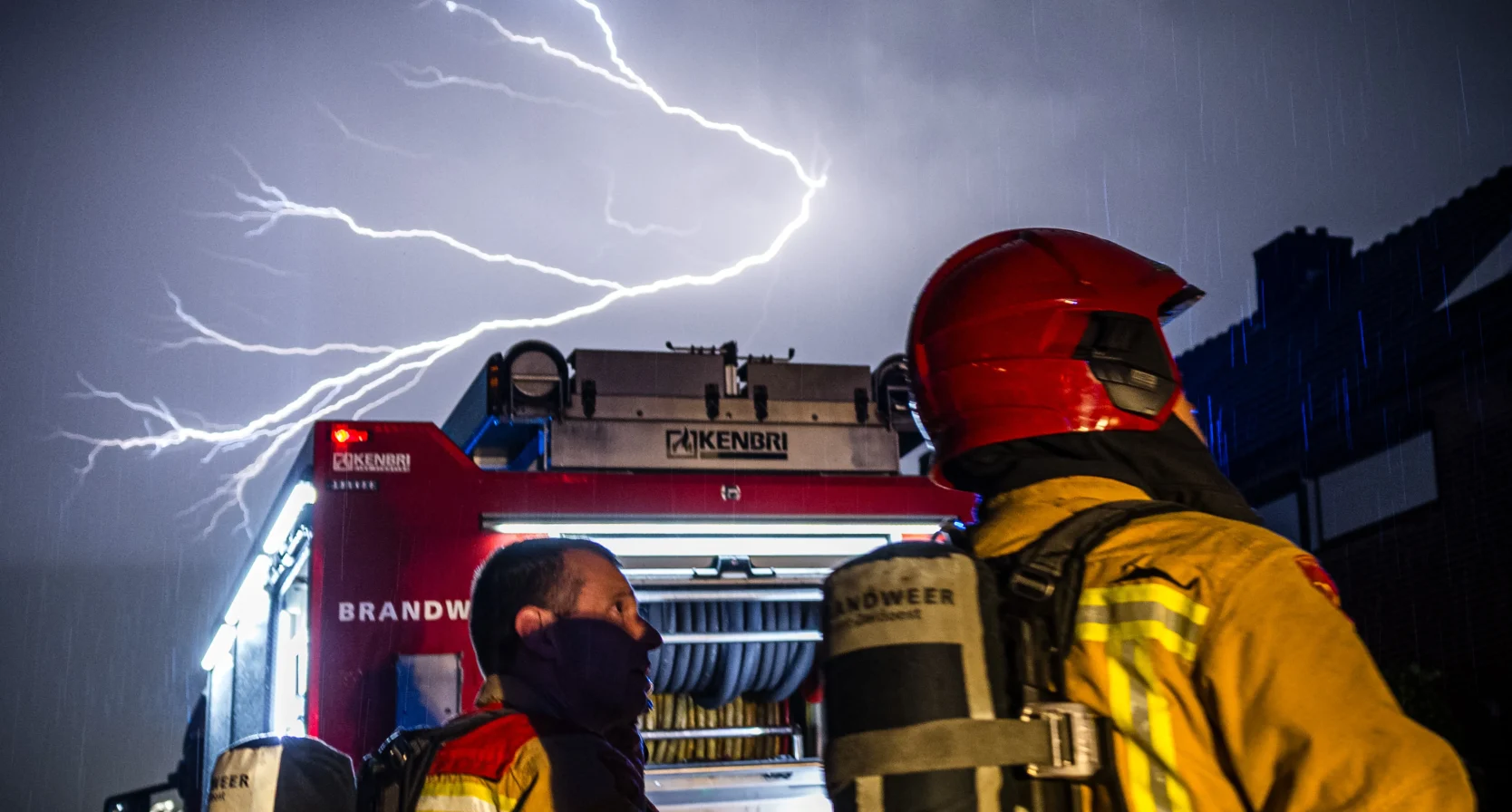 Blikseminslag noodweer schade