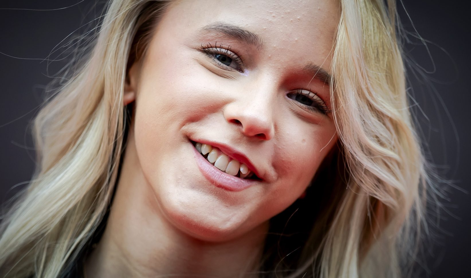 Emma Kok deelt voor het eerst foto met nieuwe vriend, maar houdt nog wel iets verborgen