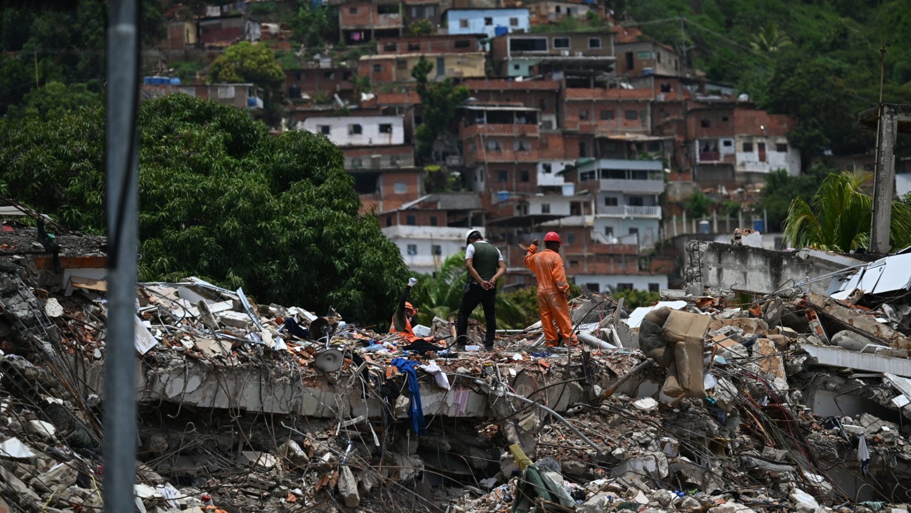 Wonder onder het puin: peuter na zes dagen levend gered in Venezuela