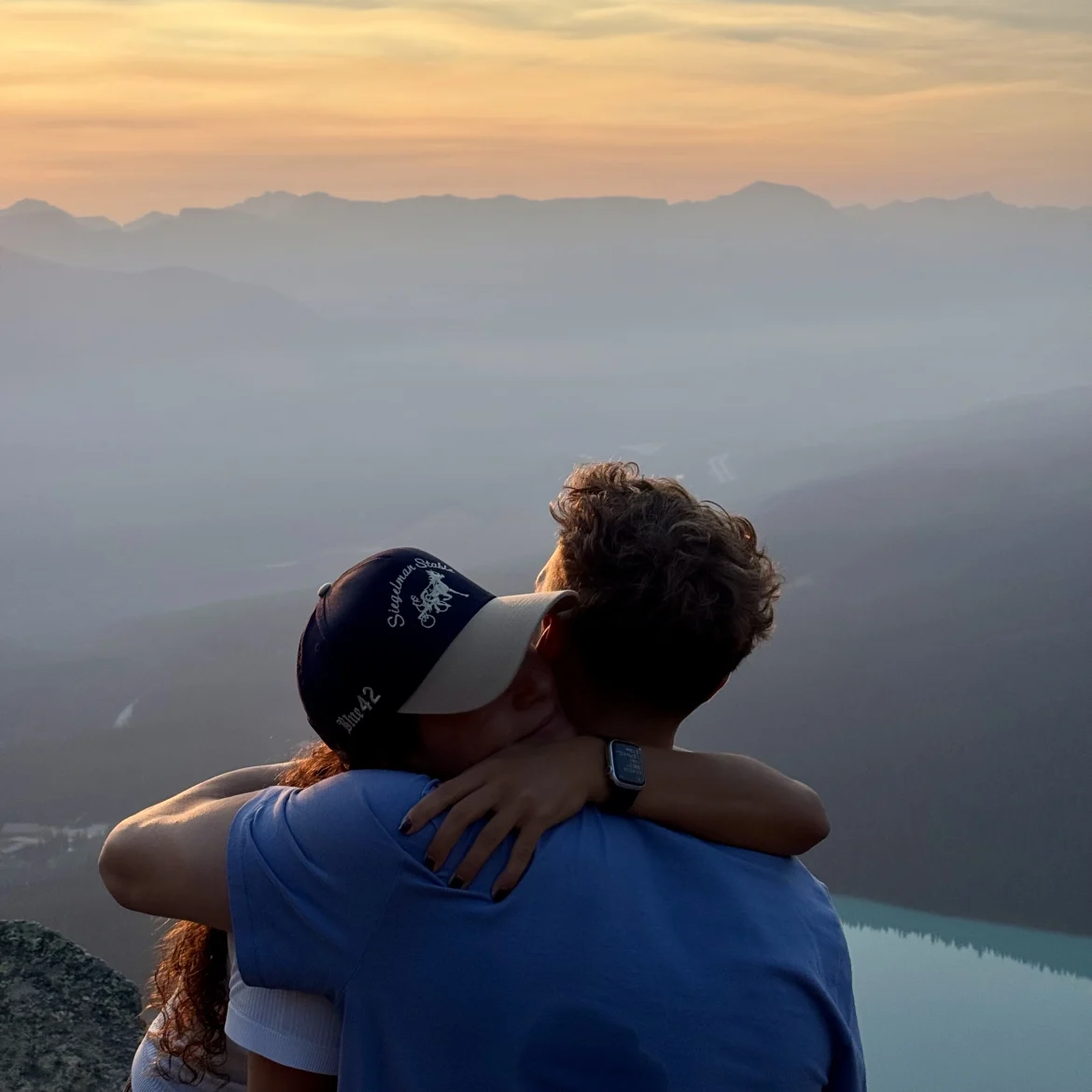 Zoë zoende met de beste vriend van haar vriend: 'Ik verloor mijn relatie van 3 jaar'