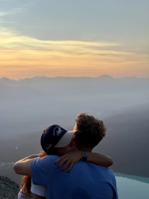 Thumbnail voor Zoë zoende met de beste vriend van haar vriend: 'Ik verloor mijn relatie van 3 jaar'