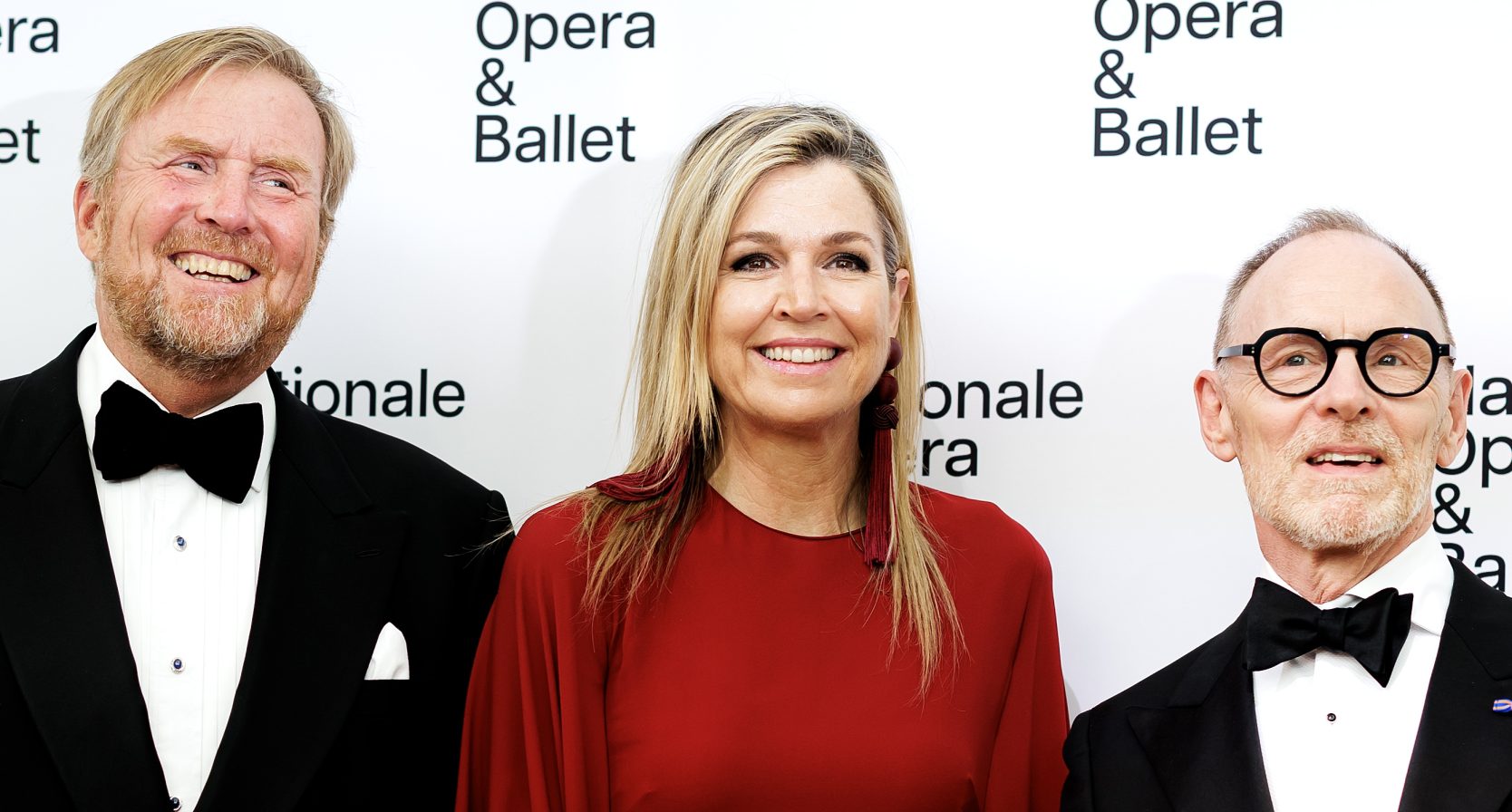 Koningin Máxima met oorbellen van H&M