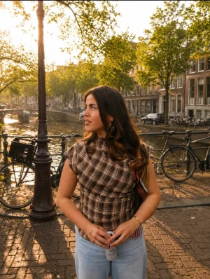 Thumbnail voor Jolinde denkt door DNA-test nóg een tante te hebben: 'Wat blijkt? Ze is mijn zus'
