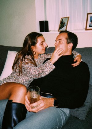 Thumbnail voor Rianne leerde haar verloofde in het Klimbos kennen: 'Ik begon enorm te klagen'