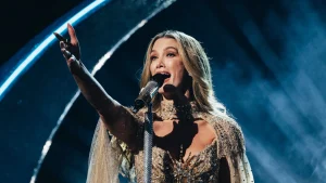 Thumbnail voor Twintig jaar later blikt Delta Goodrem terug op haar grote doorbraak: 'Mijn leven veranderde compleet'