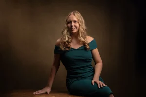 Thumbnail voor Esmee wordt moeder en runt een high-class escortbureau: 'Mensen vragen hoe ik dit aan mijn kind ga uitleggen'