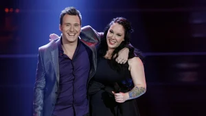 Thumbnail voor 'The Voice of Holland'-finalist Chris Hordijk ruilde spotlights in voor een baan als ambtenaar: 'Het geld moet gewoon verdiend worden'
